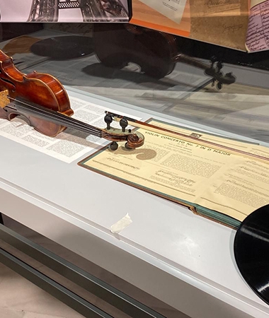 Expoziția „George Enescu: viața și activitatea" la Muzeul Interactiv al Muzicii din Málaga