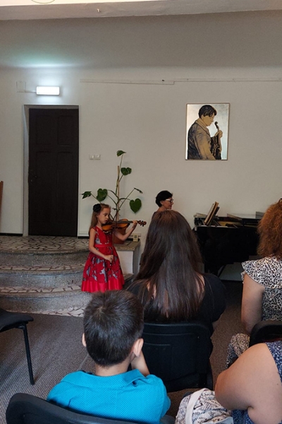 Imagini de la Recitalul susținut de participanții la masterclass-ul organizat de violoniștii Simina, Ioana și Gabriel Croitoru