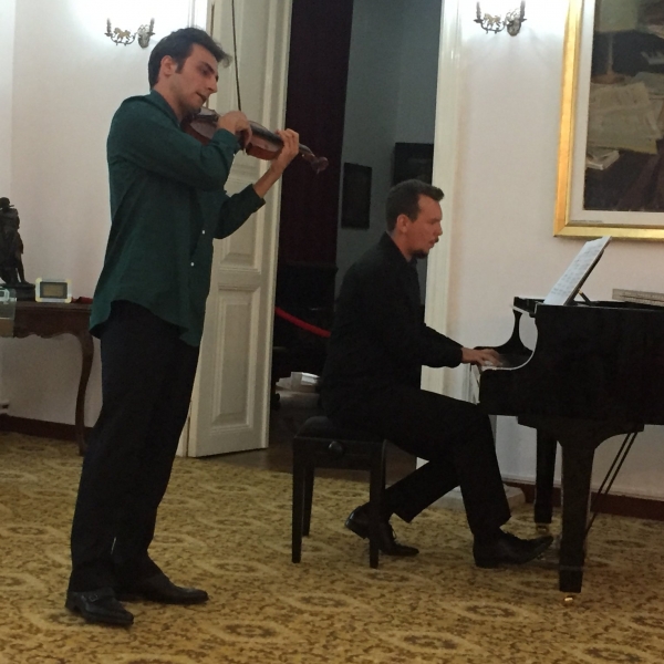 Imagini de la recitalul cameral susținut de Aron Cavassi și Iulian Ochescu la Tescani, 7 septembrie 2019